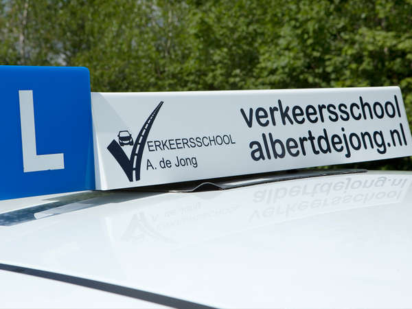 Bord met nieuw logo